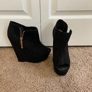 Carvela Kurt Geiger Black Wedges US9